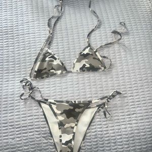 Kendall & Kylie Camouflage string bikini